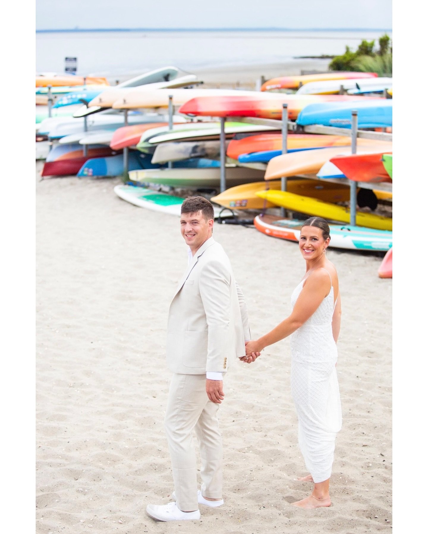These images feel like summer and since we are all more than ready for it, here they are to help welcome the new season! ☀️ 

Anybody else looking forward to celebrating near the water, cocktails at sunset or even just enjoying a cool breeze while pu