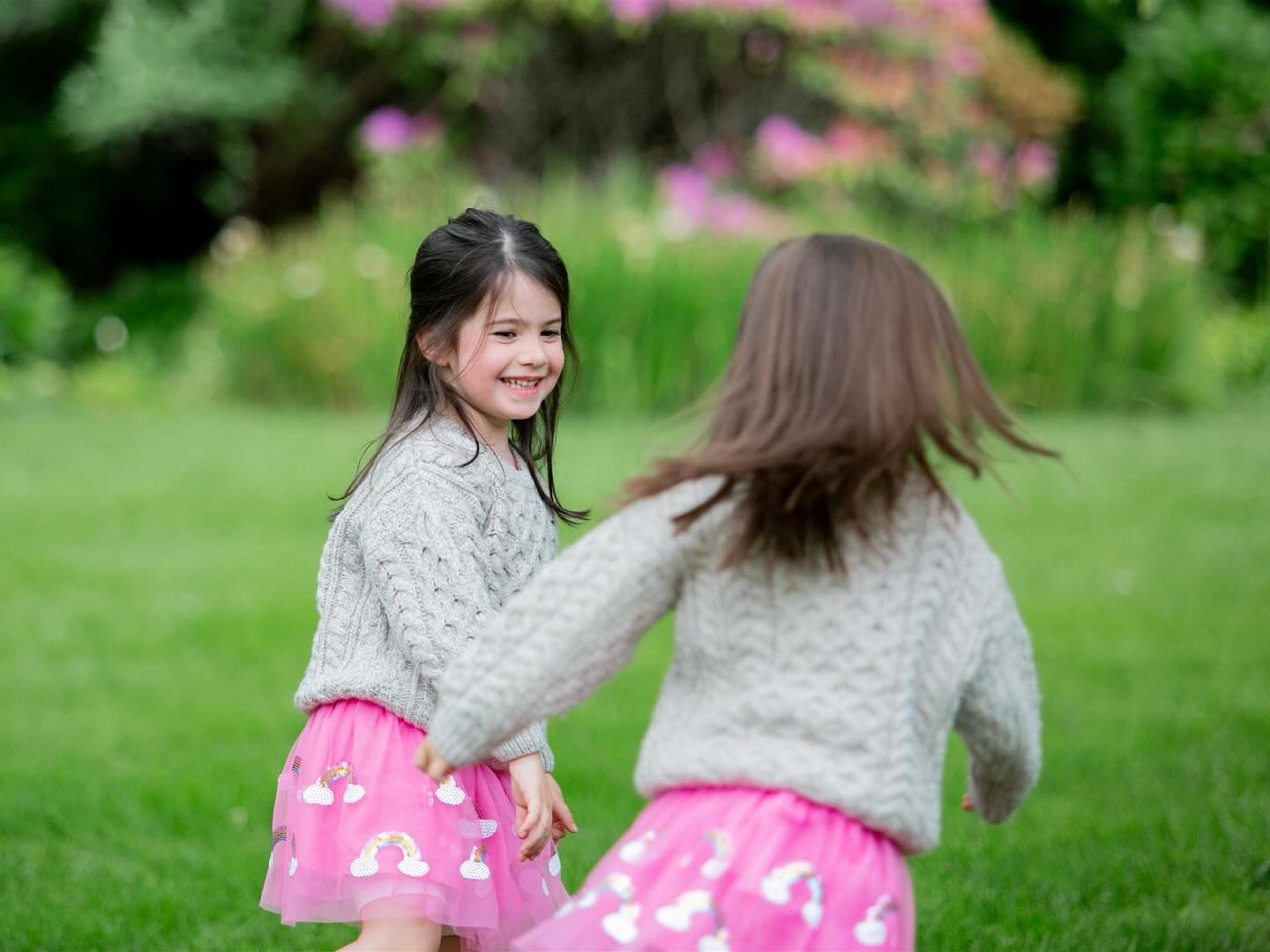 Happy Monday!

Today, I&rsquo;m going to try twirling into the week like these two cutie sisters&hellip; pretty in pink and rainbows! 🩷🌈✨