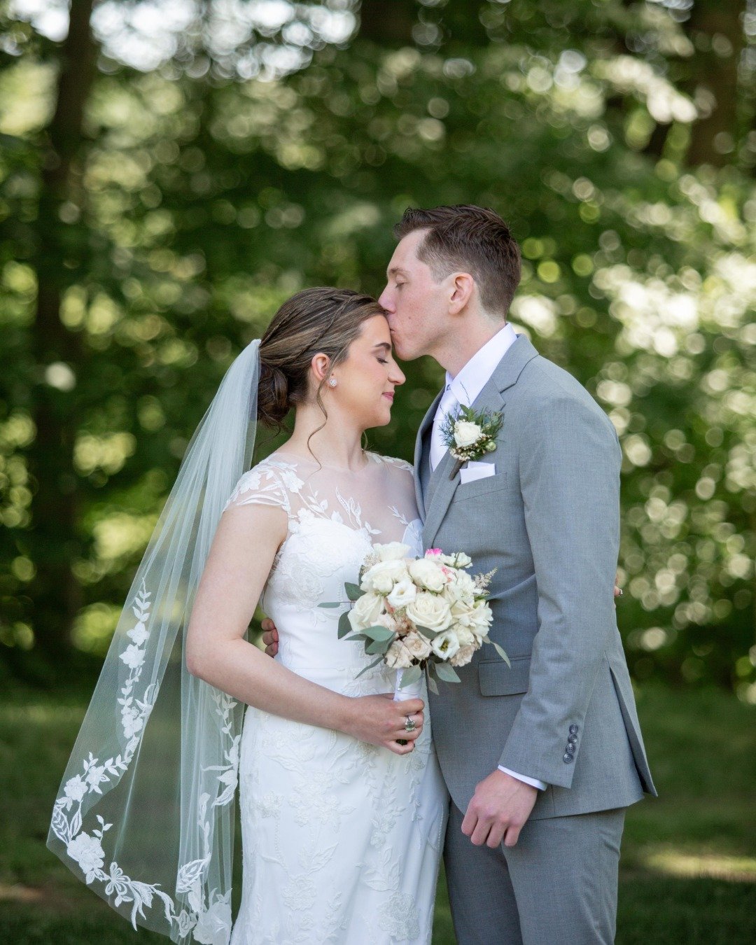 &ldquo;I would without any hesitation recommend Danielle for any and all occasions!!&rdquo;
&mdash; Juliet &amp; Justin

There&rsquo;s something timeless about the quiet moments &mdash; the forehead kiss, the hand squeeze, the pause before forever be