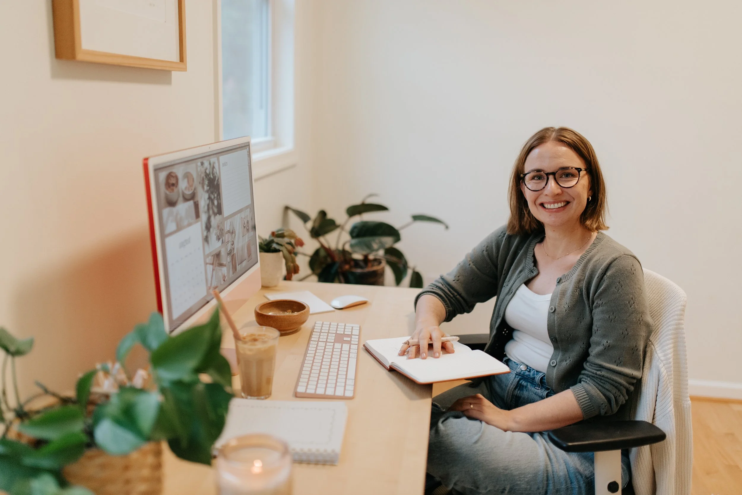 A picture of Ellie Miller, LCSW-C a Baltimore therapist offering online therapy in Baltimore, Maryland and Virginia