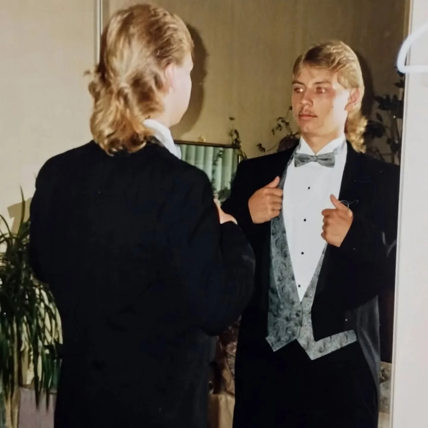 Today is the day! Tonight we will be celebrating our 17th anniversary with a Birthday Bash 🎂 We will be giving away free chicken wings for a year, a $517 gift card and there will dancing! The @feverishlemons trio will take the stage from 9 to 12 🍋
