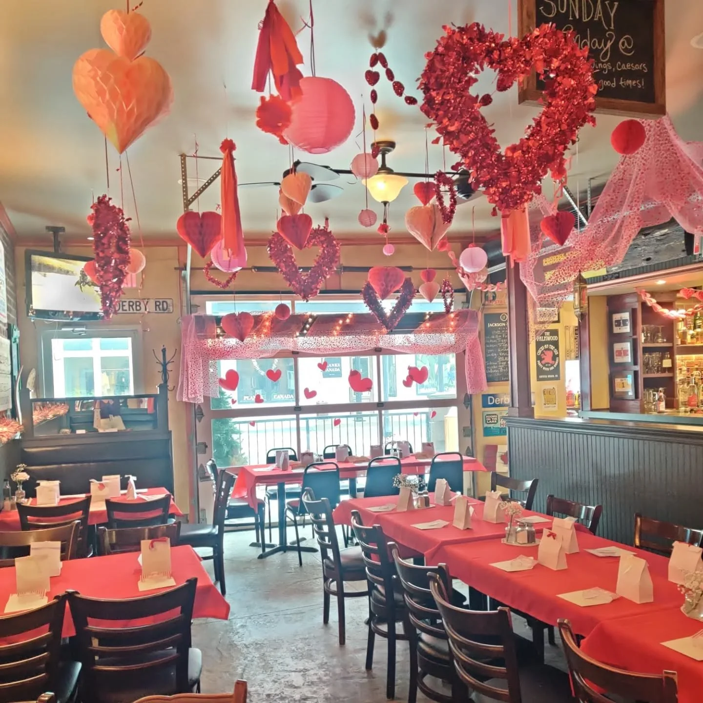 About last night... We had the best time! Thank you so much to everyone who came out for our first night of Galentine's ❤️ Big thank you to the @pearlspaonerie for providing goodie bags to all of the gals and @plankscanada for staying open for some l