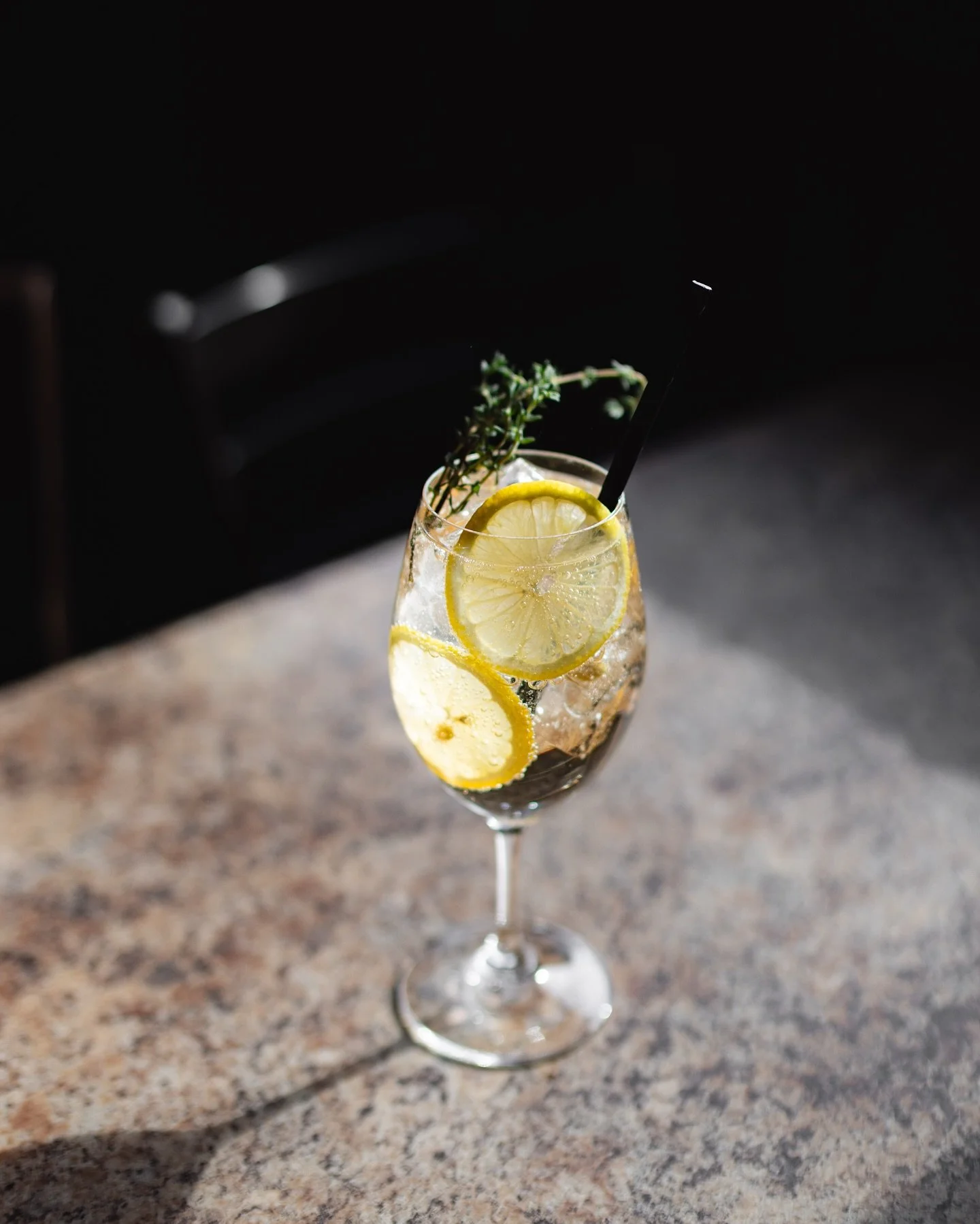 Spring, poured a little softer 🌿✨

The Pearl is crisp, floral, and effortlessly refreshing, built around elderflower with a sparkling lift and a clean, airy finish. A touch of thyme ties it all together, giving it that subtle, spa-like feel in every