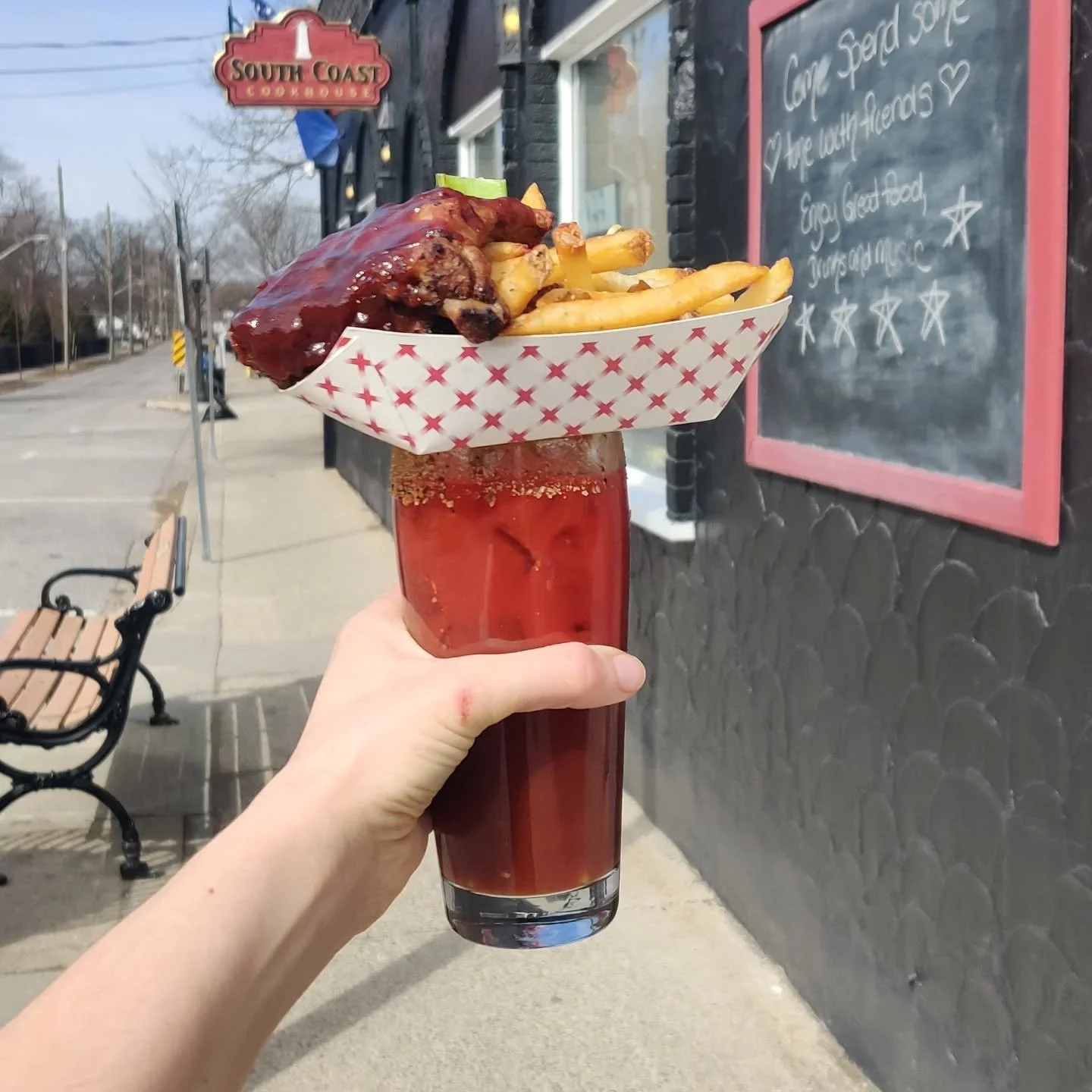 Sunday Funday is here! The sun is shining, spring is in the air and we are open all day long 🌞

Today's Funday Caesar is topped with a crowd fave, the 1/4 rack o' ribs and fry combo! Slow cooked Forty Creek BBQ ribs and freshly cut fries 🍟

Wings a