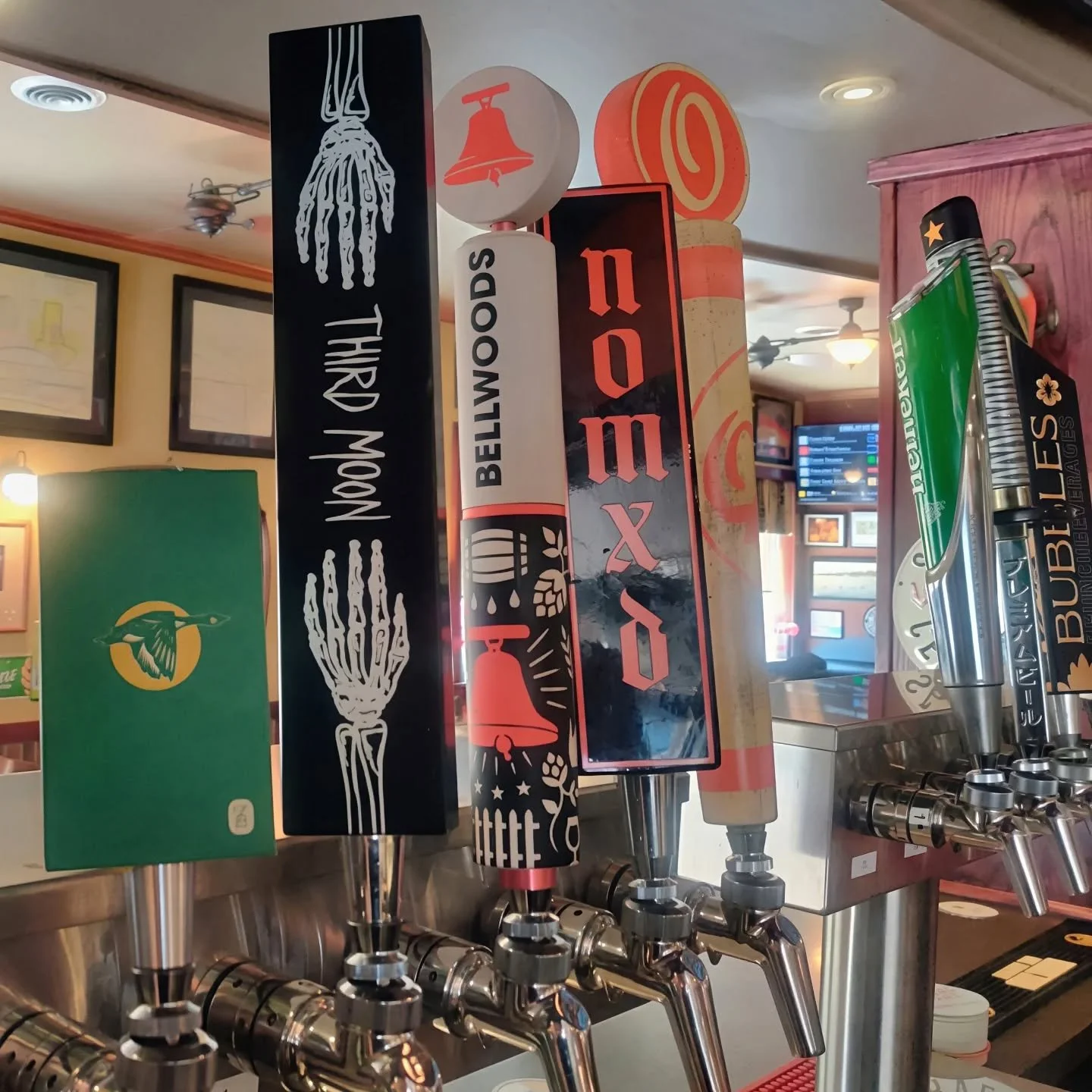It's IPA season here at South Coast! Currently we are pouring three tasty IPAs from @bellwoodsbeer @oasthousebrewers and @thirdmoonbeer 🍺

With the rate we are pouring IPAs we have been ordering em in like crazy! With more in the back from @fairweat