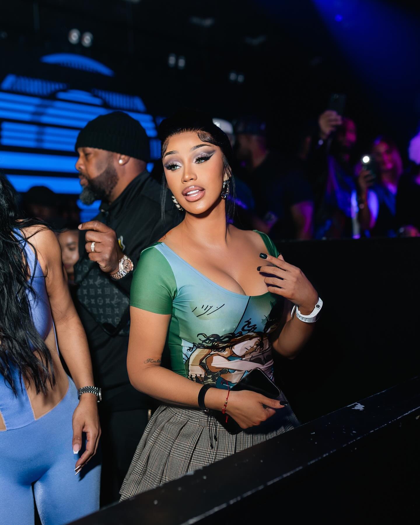 Pretty and super Polished ✨

📸: @alpachinodreamss 

#shotbyalpachino #nyc #fasjion #cardib #cardibfans #nycphotographer #celebrity #influencer #balenciaga #celebrityphotographer