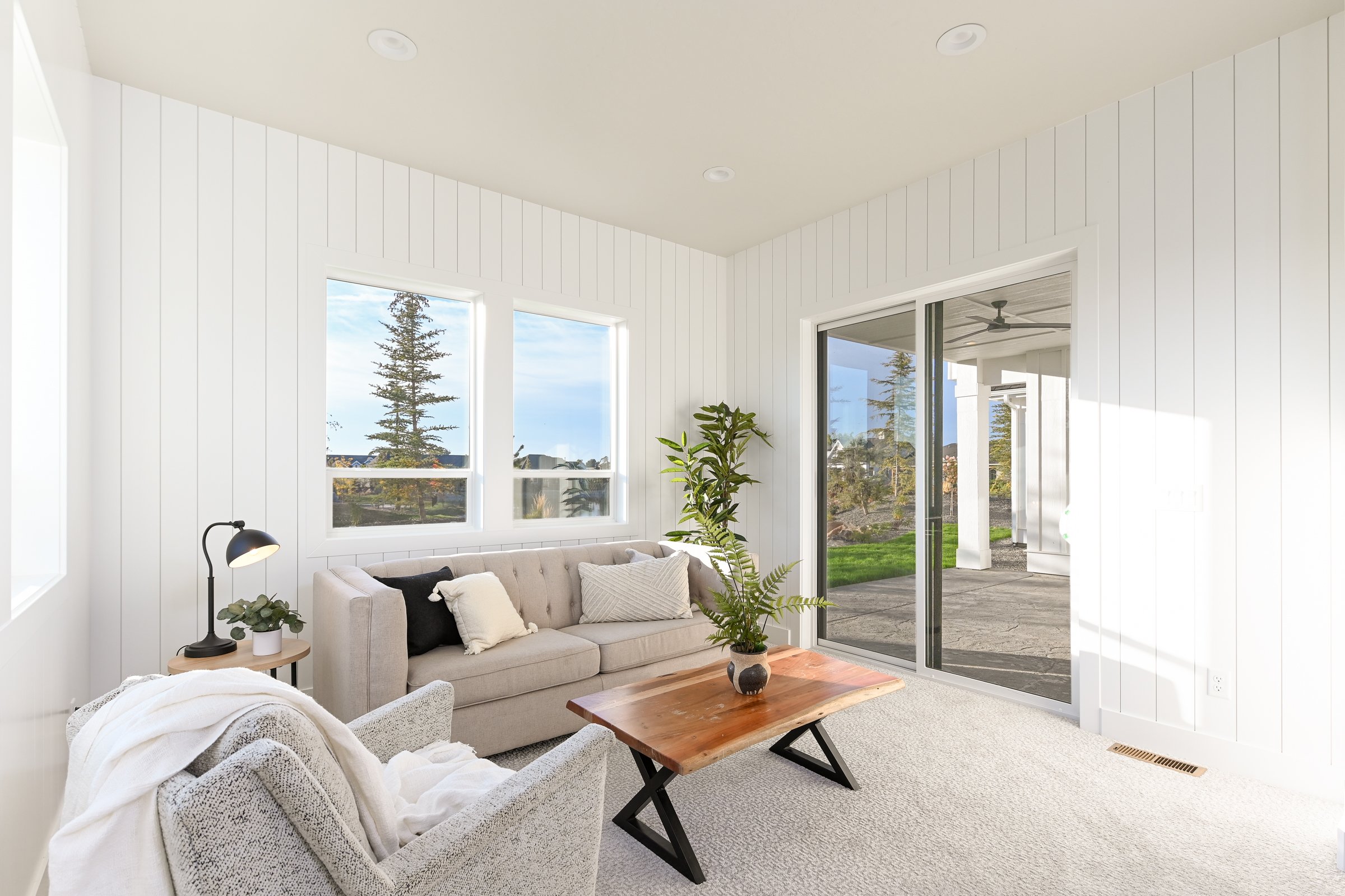 1533 N Paleastra Ave-34.jpg