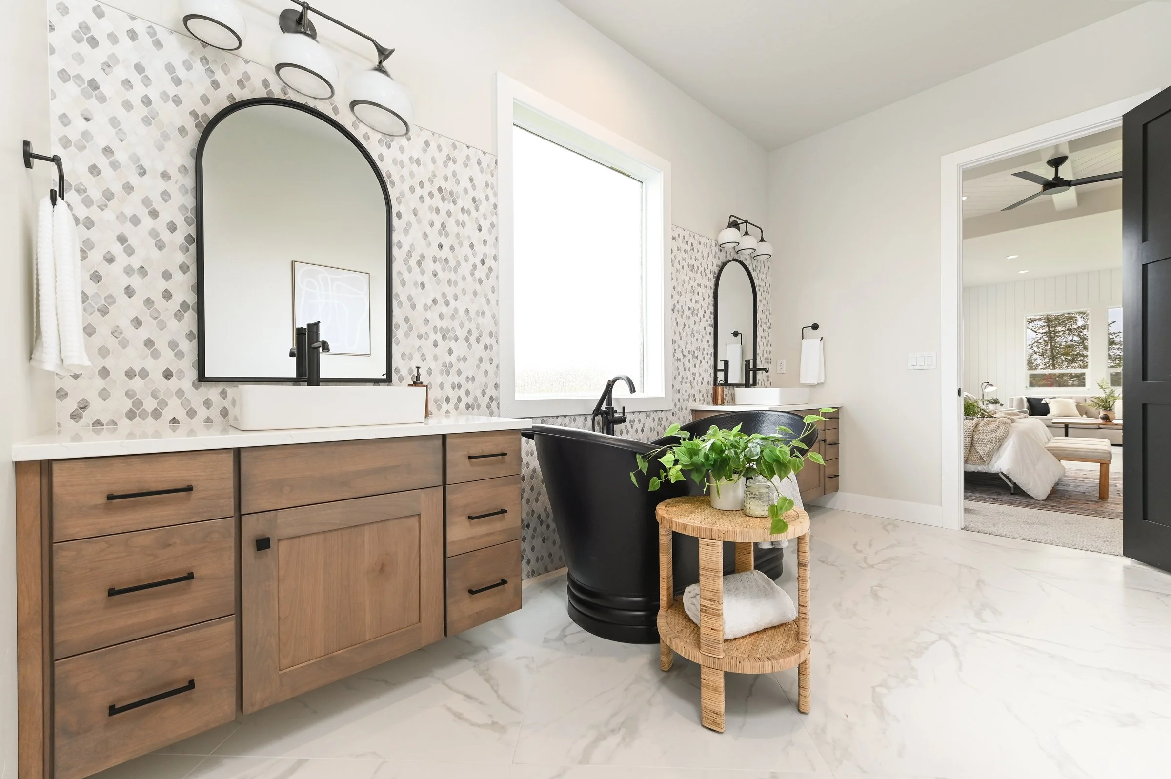 1533 N Paleastra Ave-52.jpg