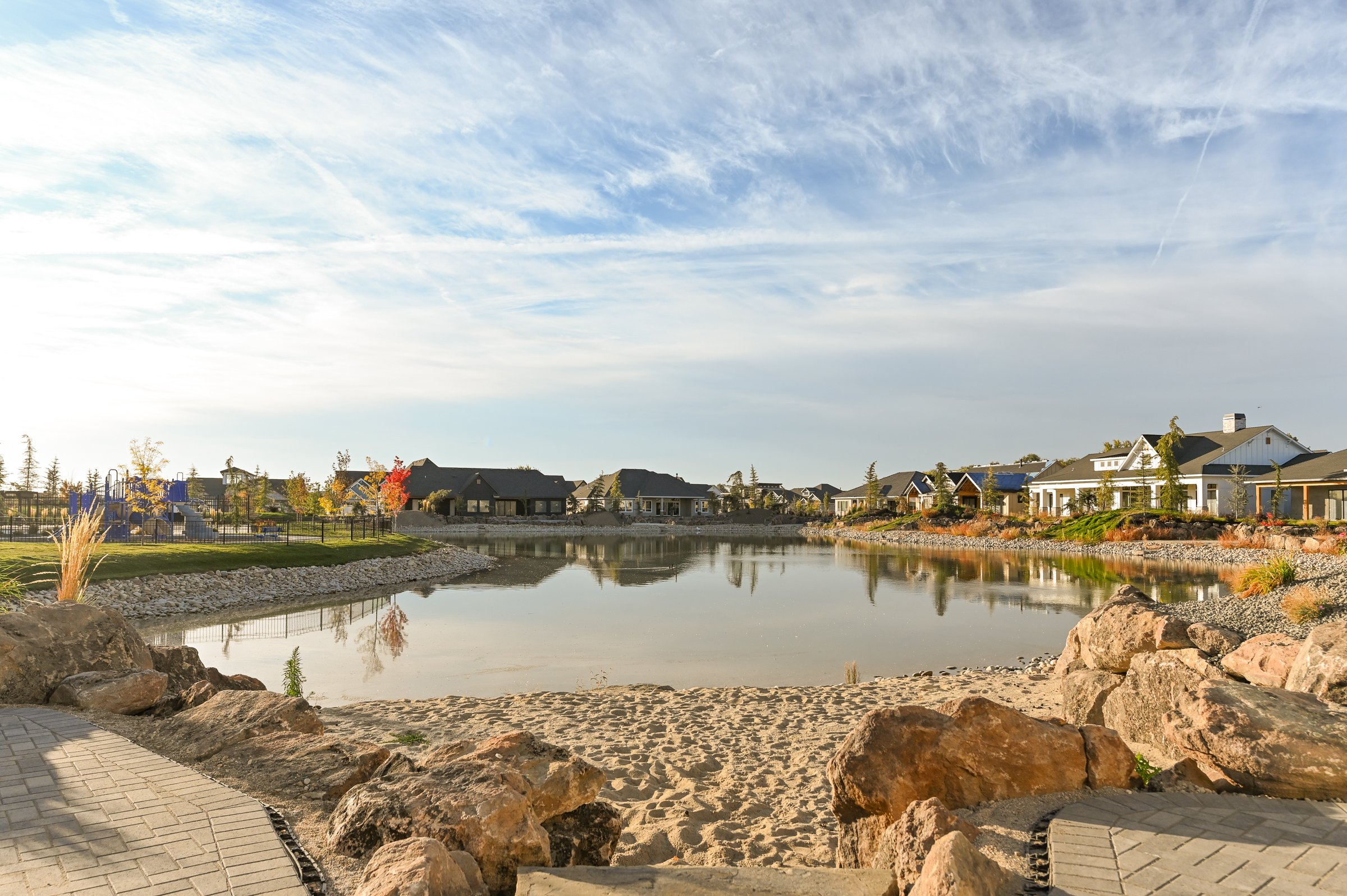 1533 N Paleastra Ave-44.jpg