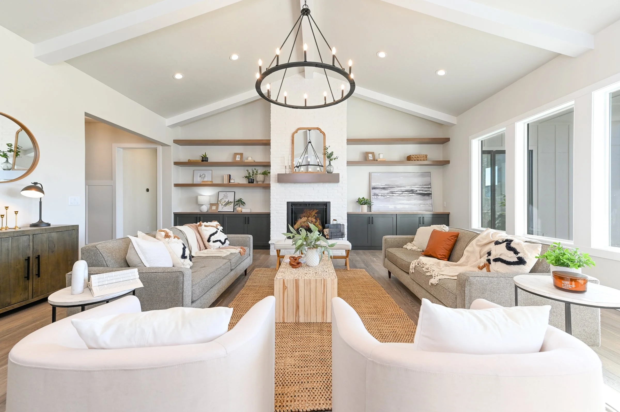 1533 N Paleastra Ave-5.jpg