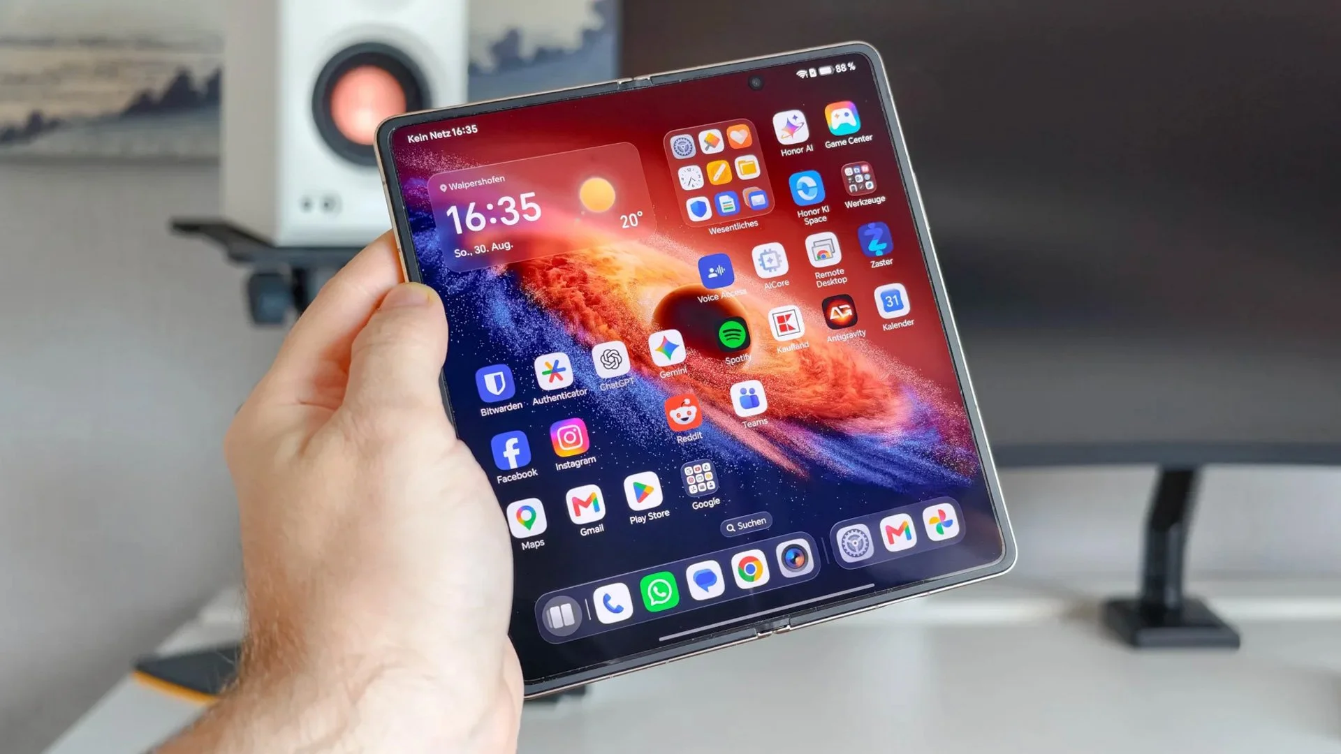 Honor Magic V6
