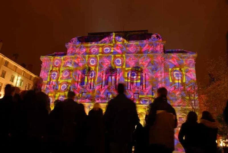 Large video projection on a square