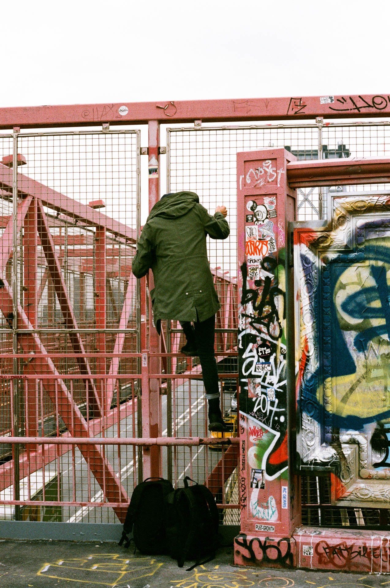 Climbing-the-Williamsburg-Bridge-3.jpg