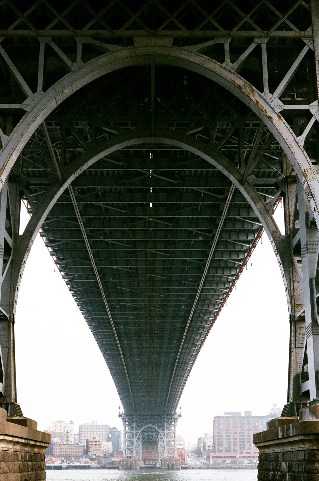 Walking-Over-the-Williamsburg-Bridge-7.jpg