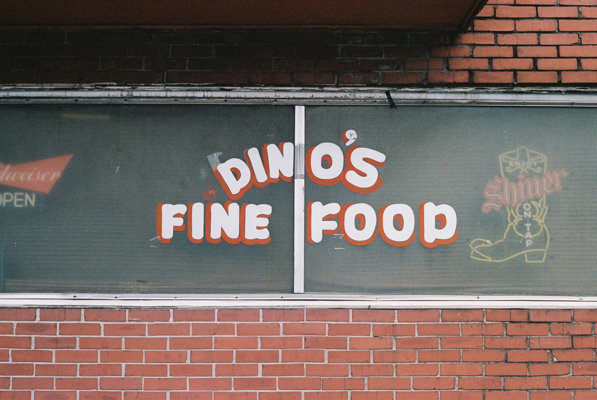 Dino's-Find-Food-Bar-in-Nashville-on-Film-2.jpg