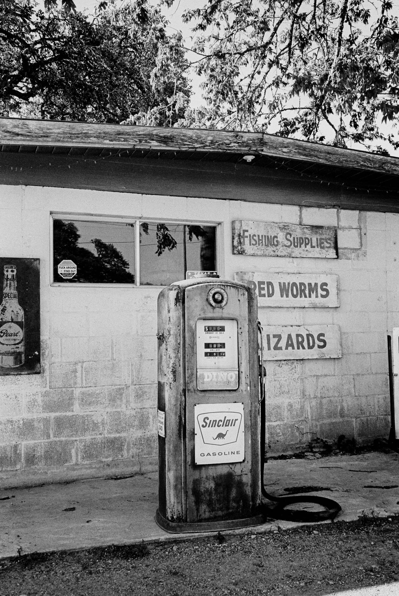 Devils-Backbone-Tavern-on-Tri-X-400-film-3.jpg