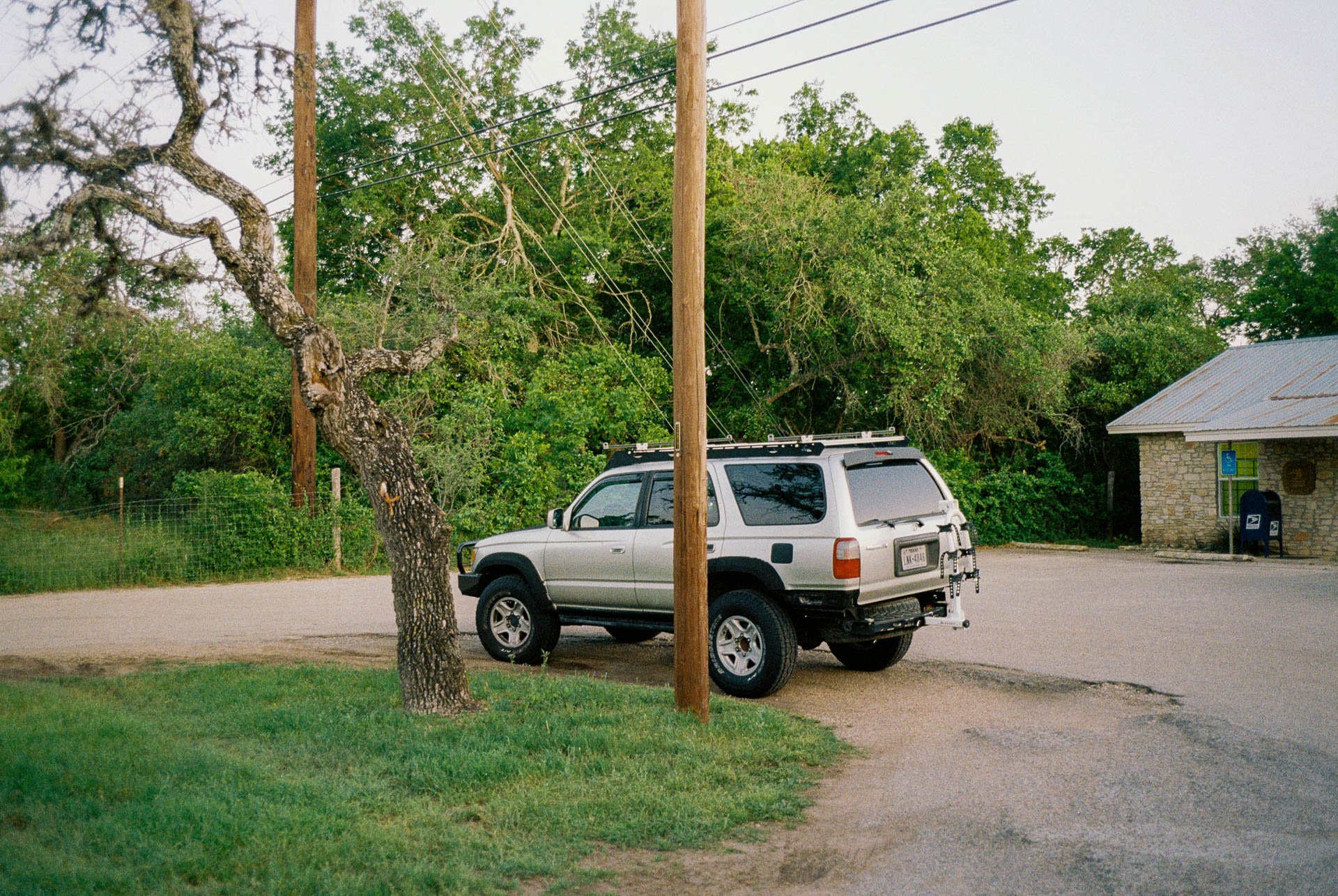 Texas-Road-on-Gold-200-35mm-Film-2.jpg