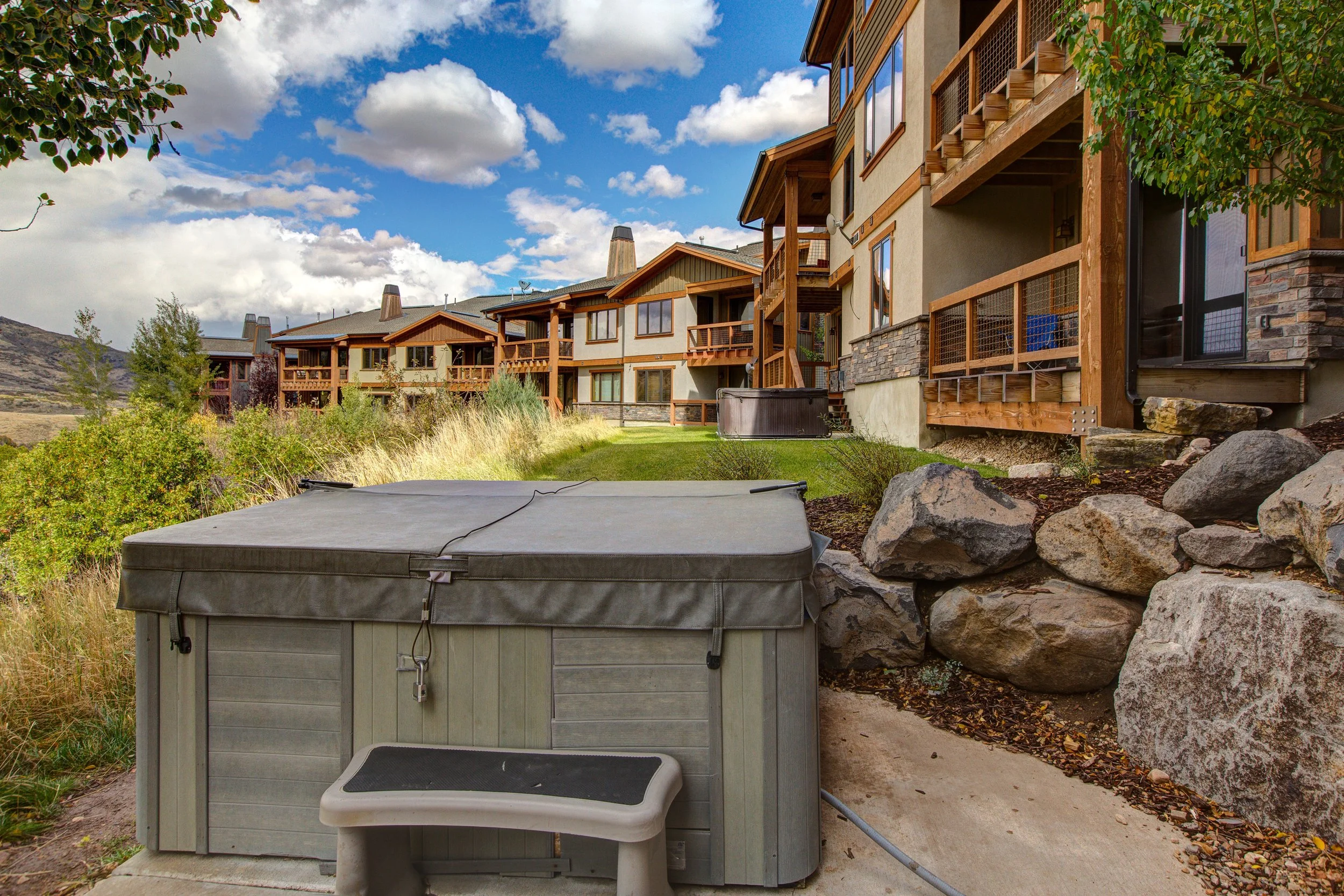 1280 W Hailstone Drive_04.jpeg