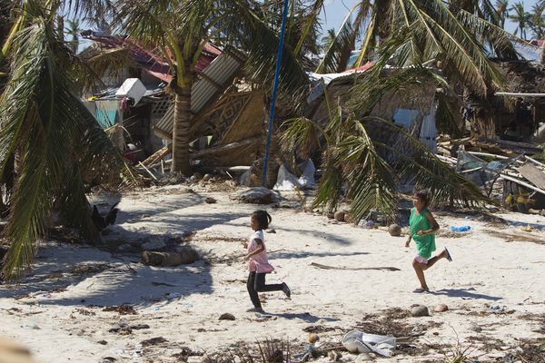 water for waves relief philippines_typhoon_haiyan13.jpg