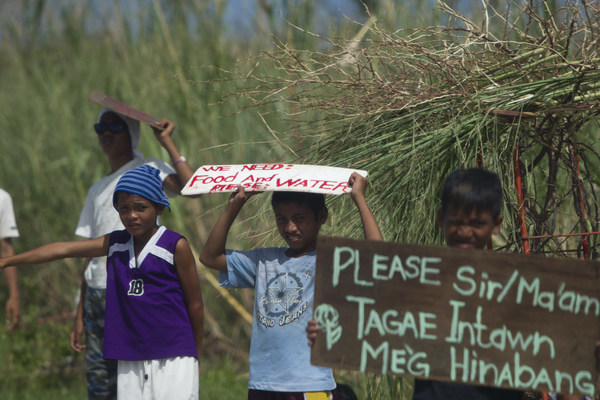 water for waves relief philippines_typhoon_haiyan6.jpg