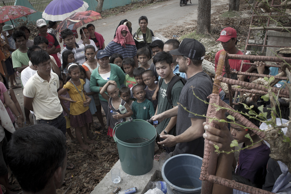 water for waves relief philippines_typhoon_haiyan8.jpg