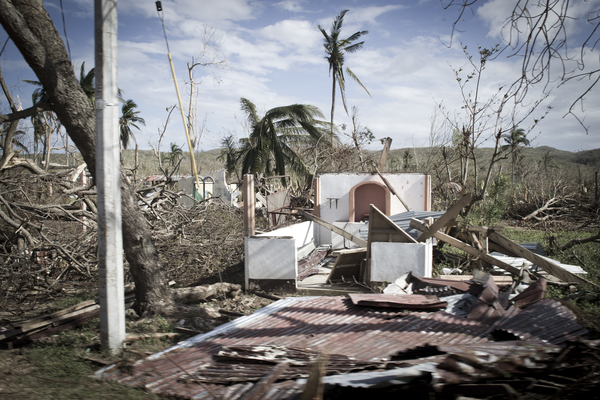 water for waves relief philippines_typhoon_haiyan10.jpg