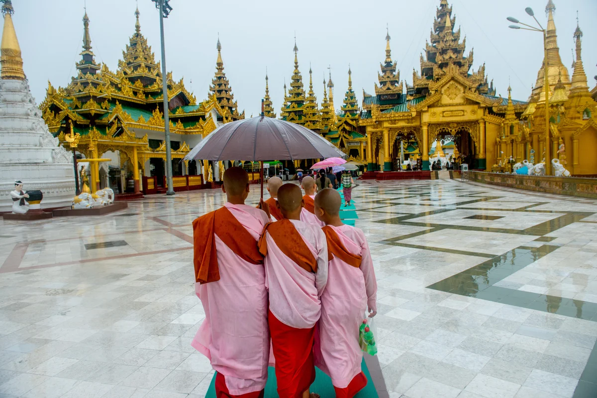  A group of monks tour the Pagoda. 