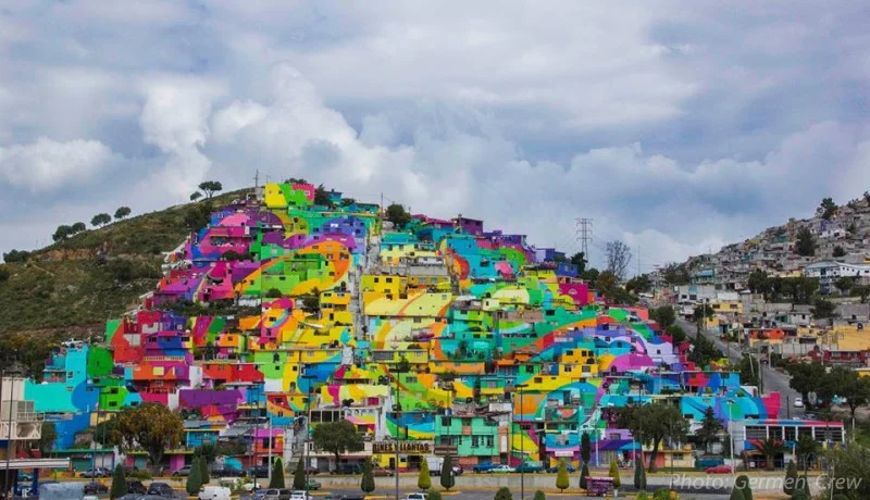 MEXICO: The Enormous Mural That Made This Neighborhood 'Magical'