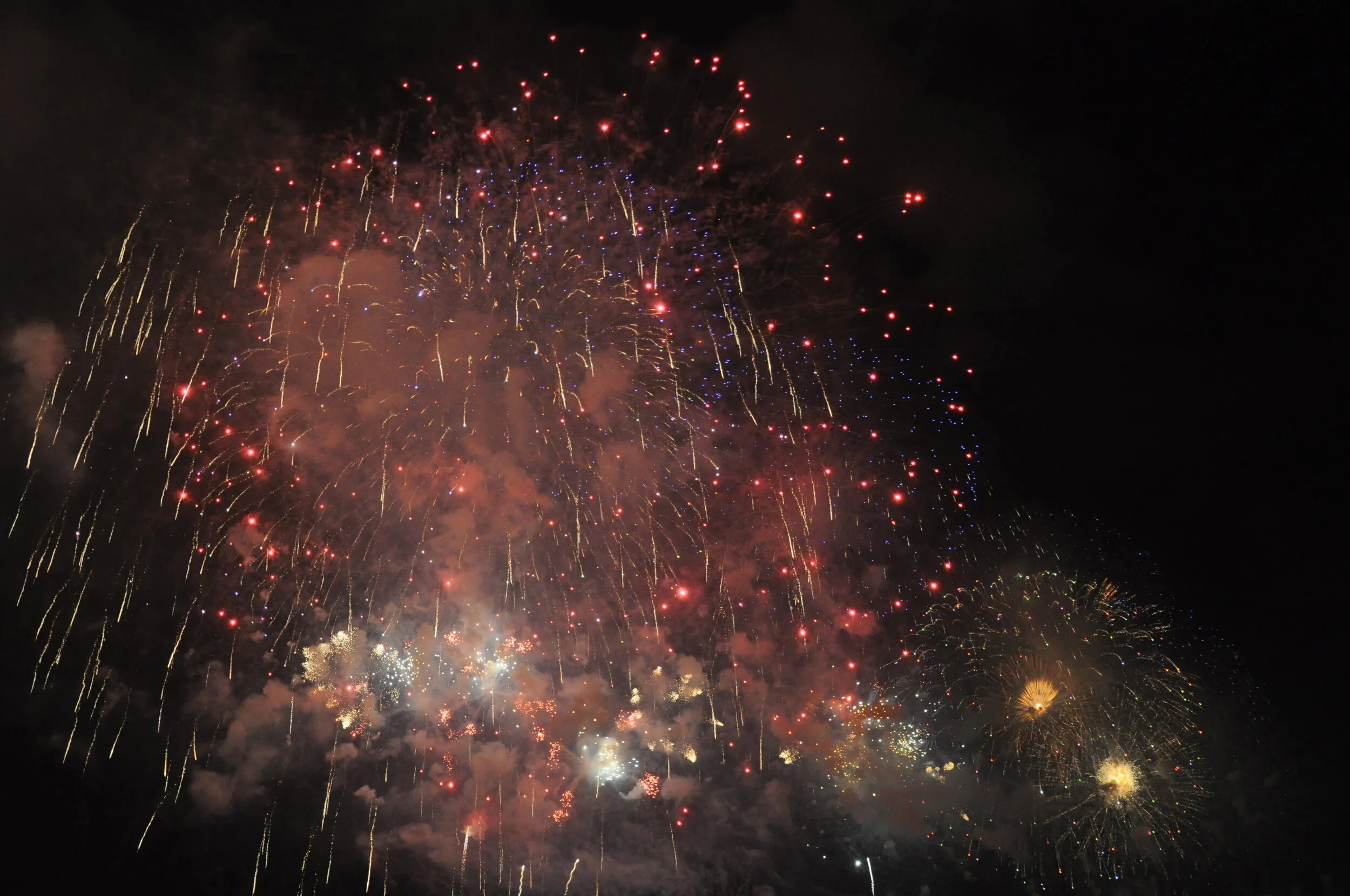 CATALYST PLANET - 10 New Year’s Traditions Around the World