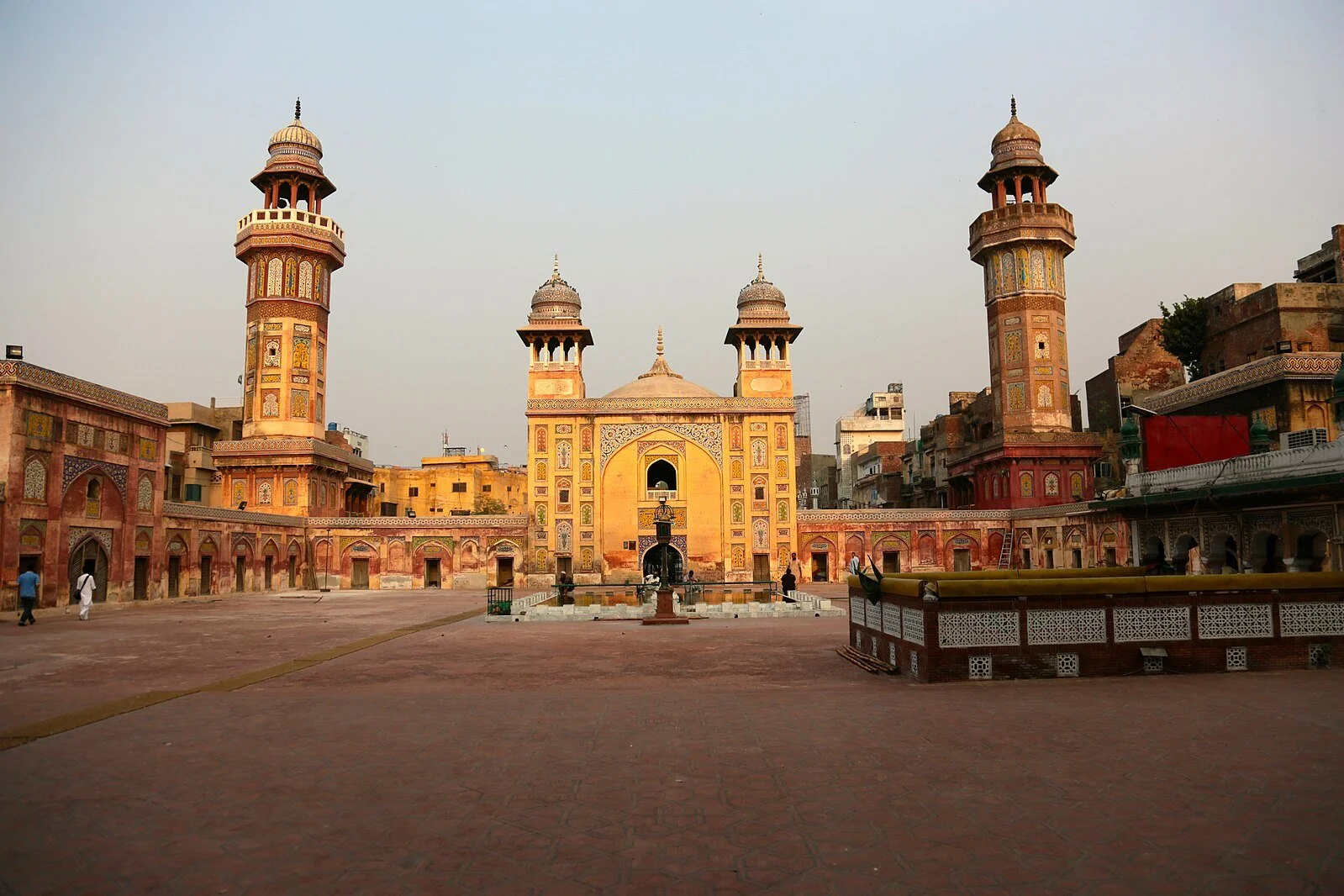 Wazir Khan Mosque. Aun Muhammad. CC BY-SA 3.0.