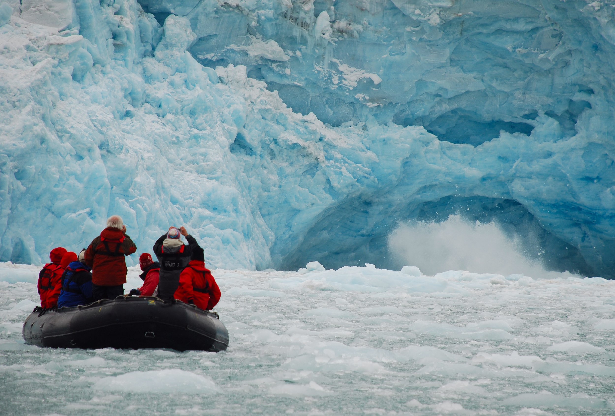Group of people on a glacier tour