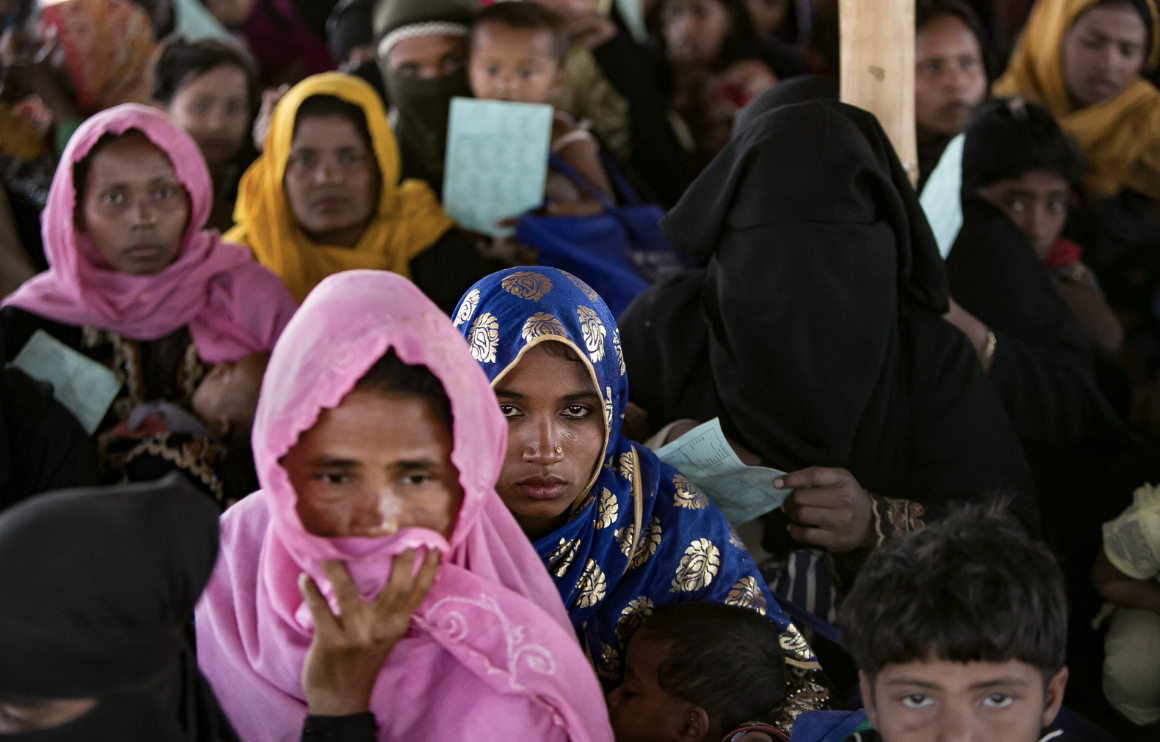 A group of refugee women in Myanmar. UN Women.