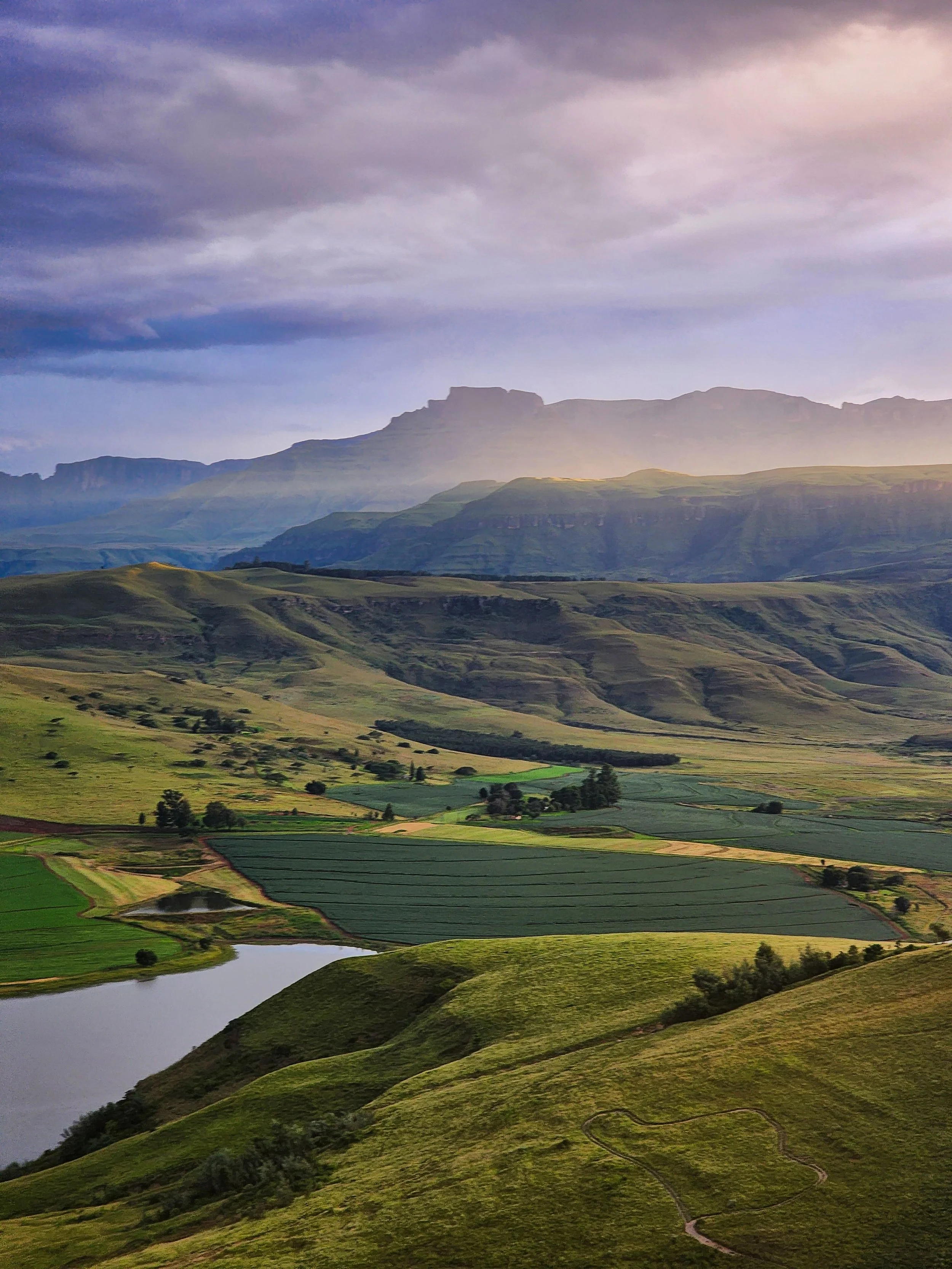 Drakensberg escarpment. Alexander F Ungerer. Pexels.