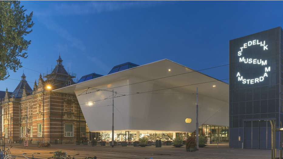Stedelijk Museum Amsterdam. John Lewis Marshall. CC BY-SA 4.0.