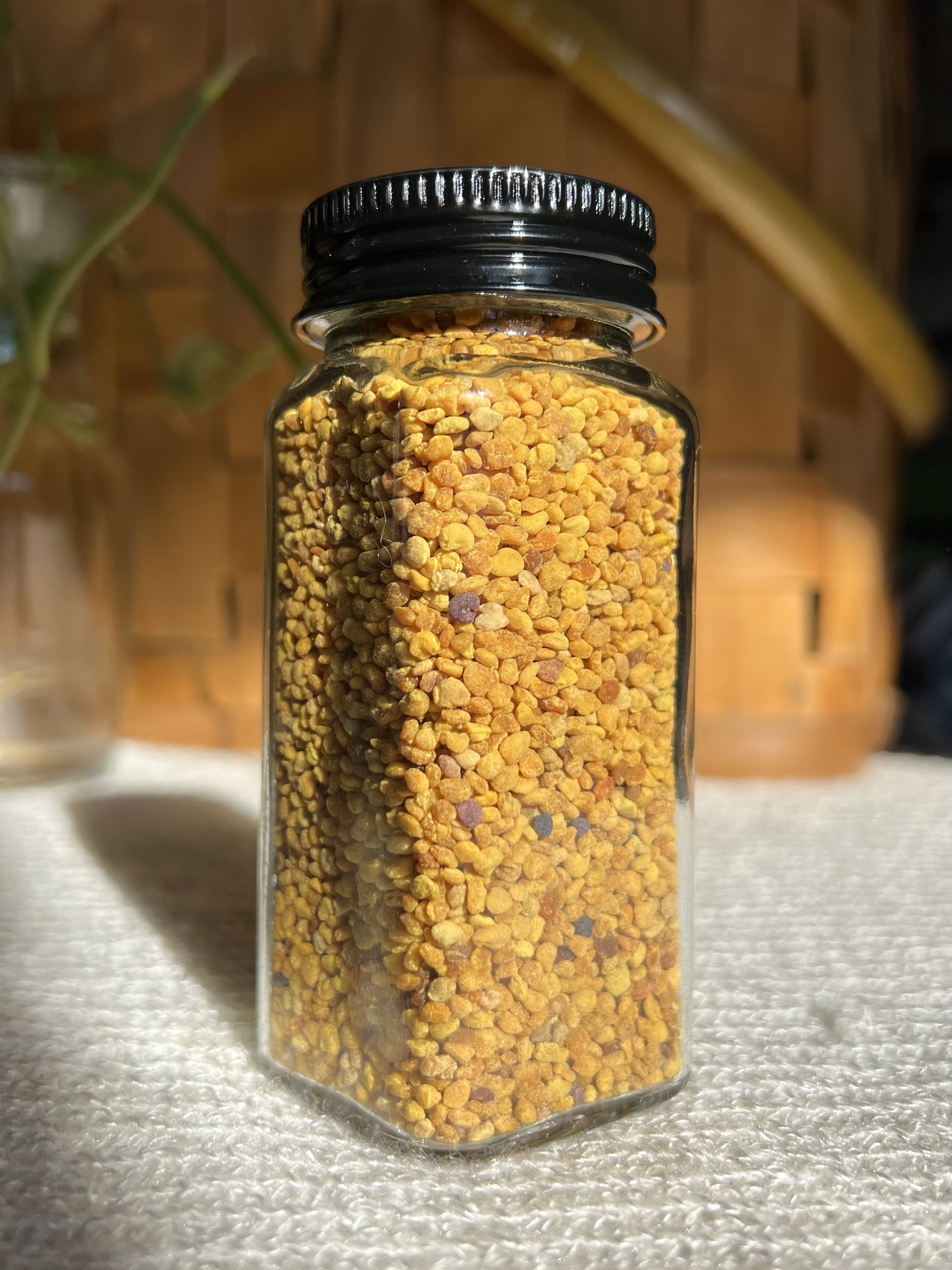 bee pollen product photo 1.jpeg