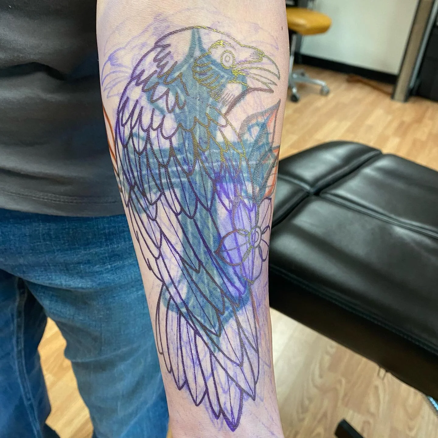 Covered up this old cross with a traditional crow! Scroll 👉@snakeoiltattoo #coveruptattoo ##tradtattoos #crowtattoo #kentuckytattooers