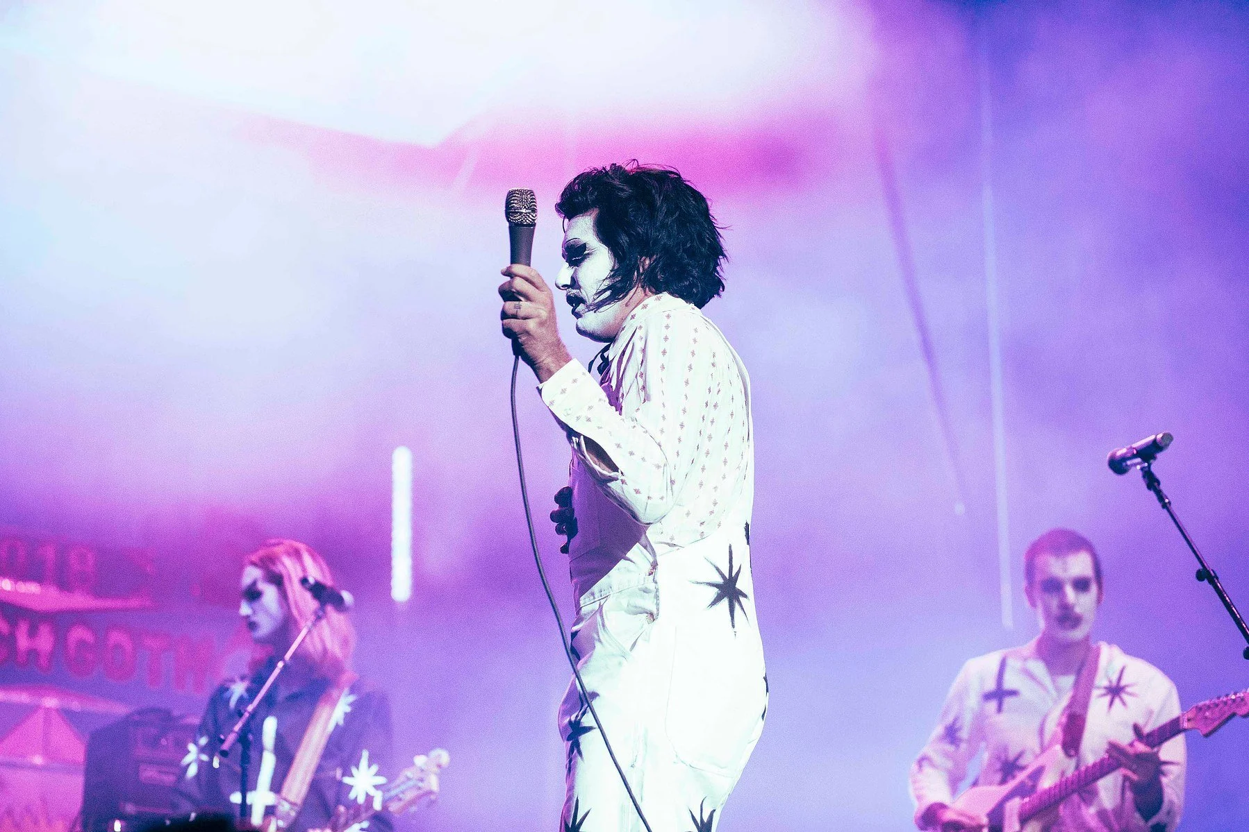 beach_goth-the_growlers-3-2018-cred_molly_adams.jpg