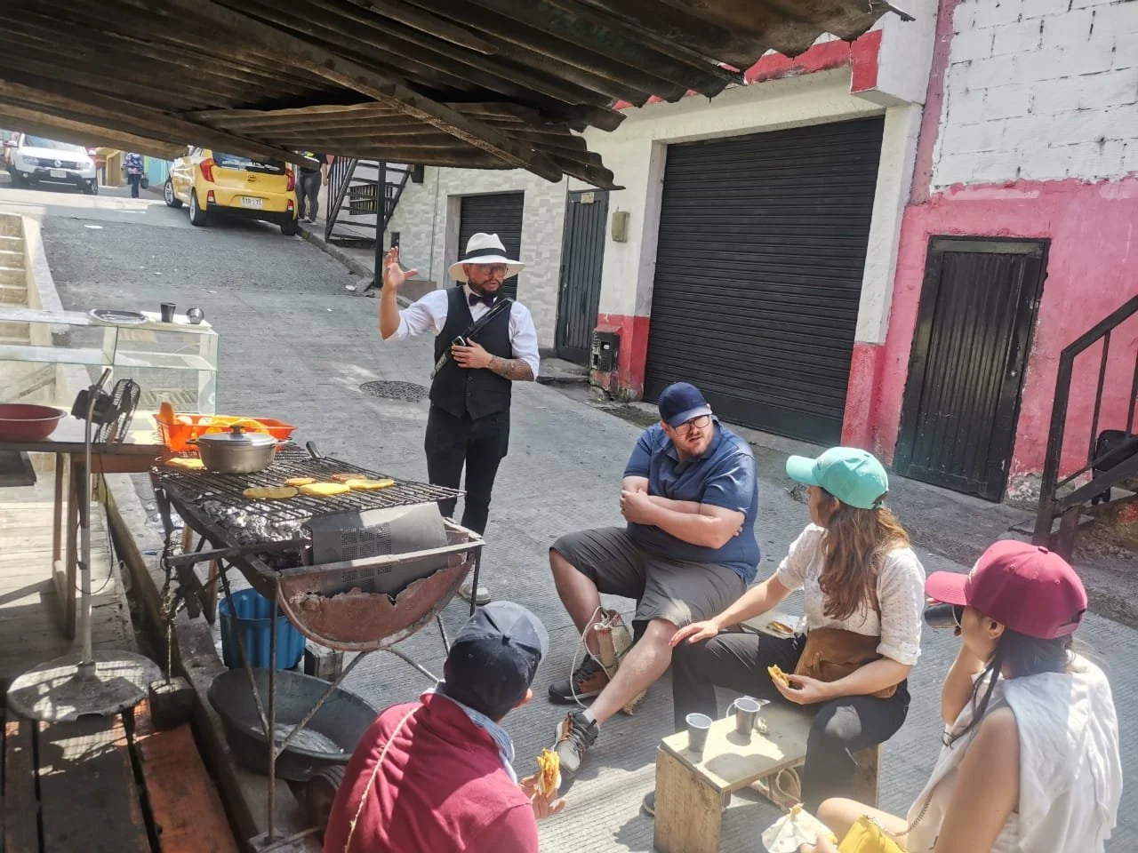 Tour de la cinco- Familia.jpeg