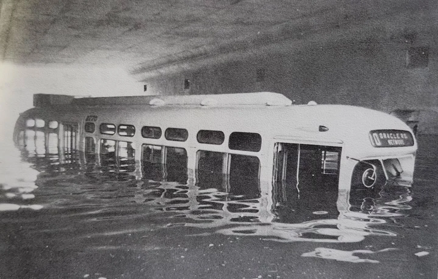 We've been saving this photo for a rainy day 🌧🌧🌧 

Date: August 18, 1970. Location: Stone Ave underpass. Subject: Tucson Transit Co. #2770 in about 6 feet of water after a rainstorm.

#southtucson #Tucson #freemuseum #OPTrolley #oldpueblotrolley #