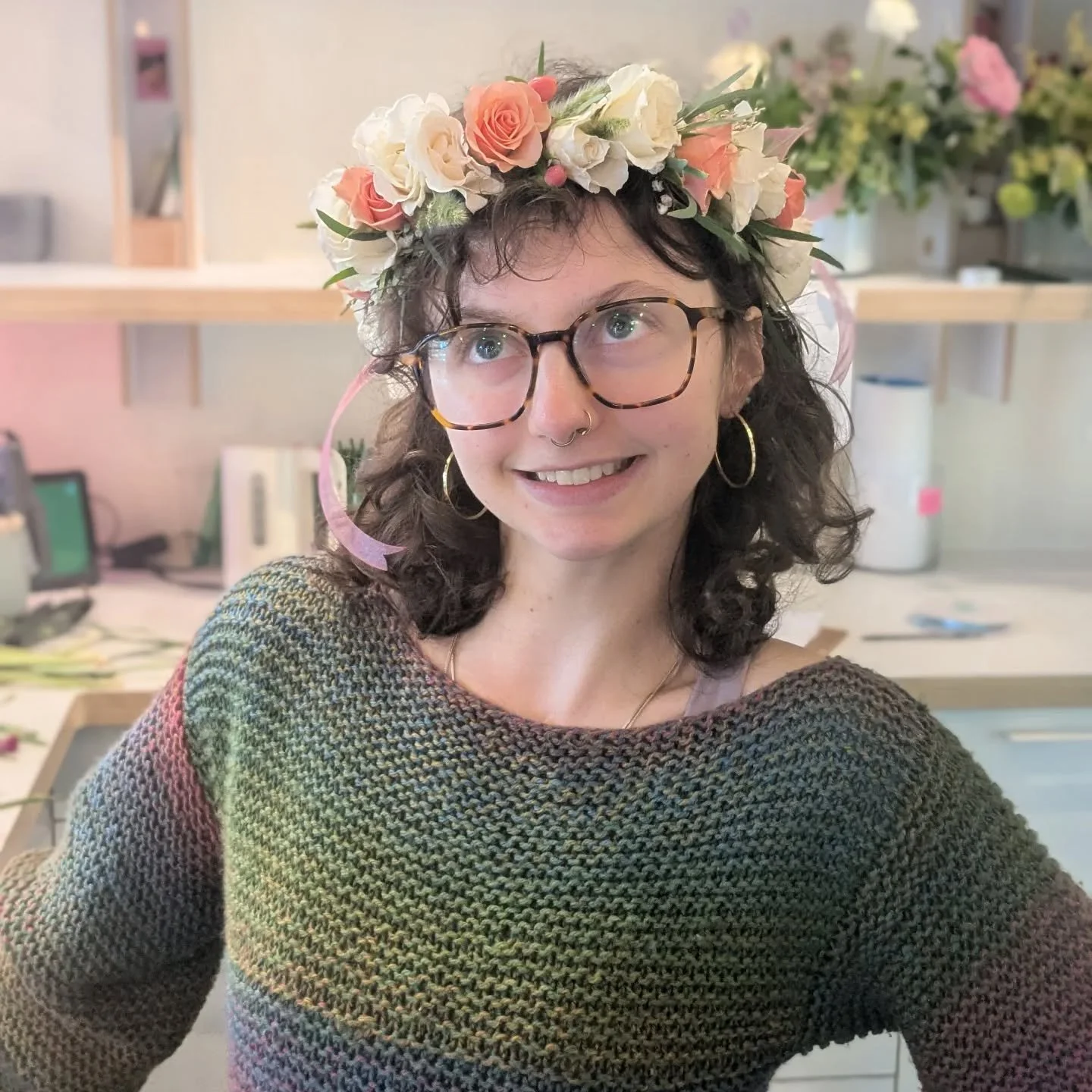 Carmella looks so fabulous in her flower crown ! 
We are really going to miss her 

#cedarhouseflowers
