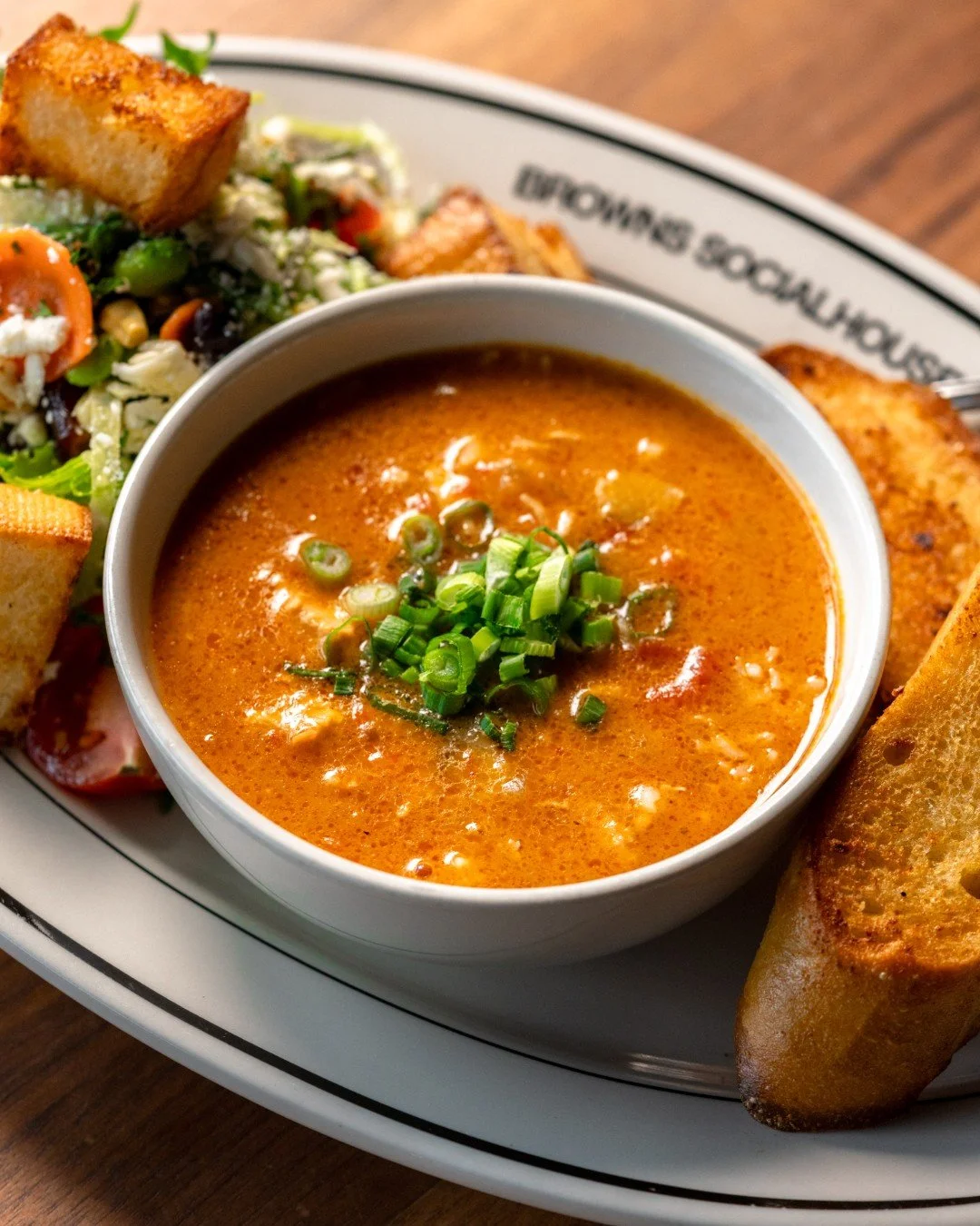 The bowl you&rsquo;ll want all season long ✨

~ The Spicy Thai Chicken Soup (pictured as Soup, Salad, &amp; Garlic Toast)