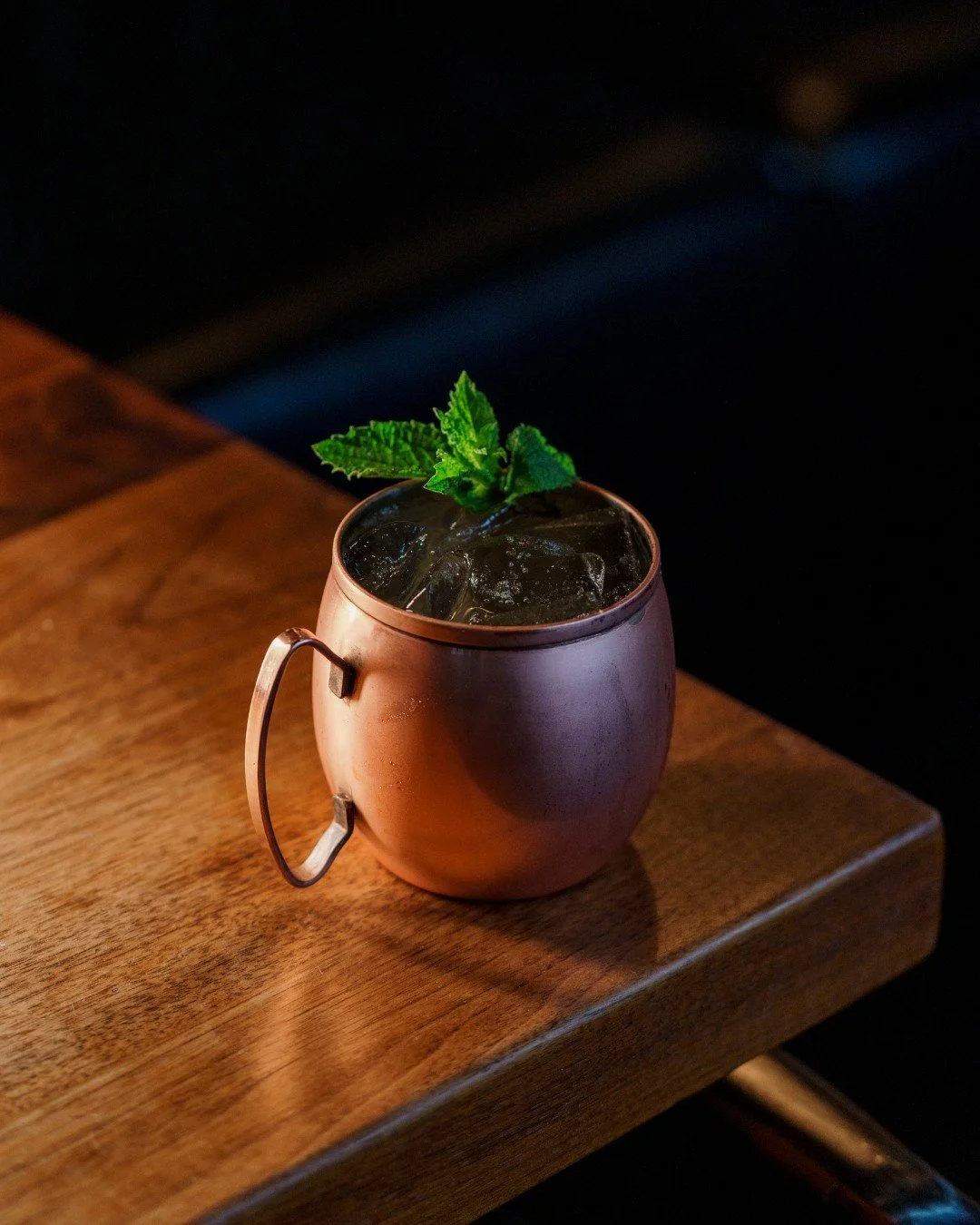 Crisp pear, a hint of spice, and all the autumn feels in one copper mug ✨🍂 Try the brand new Spiced Pear Mule!

~ Polar ice vodka, spiced pear, Fever Tree ginger beer, and fresh pressed lime.