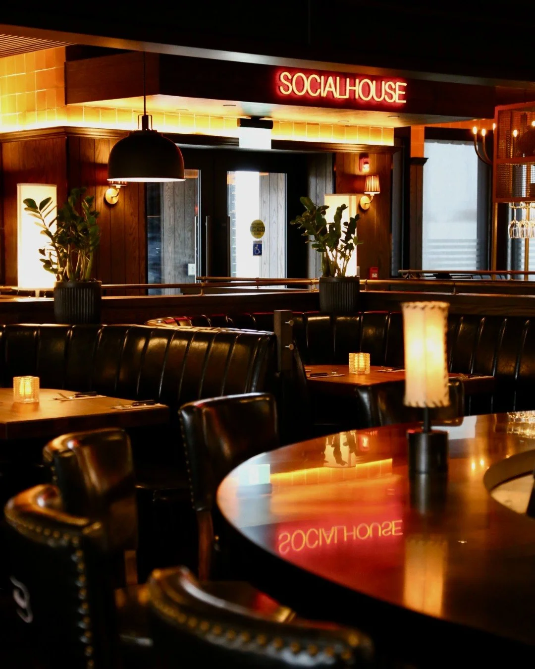 Want a booth? High top? We have an assortment of tables available just for you! Book a reservation through the link in out bio.