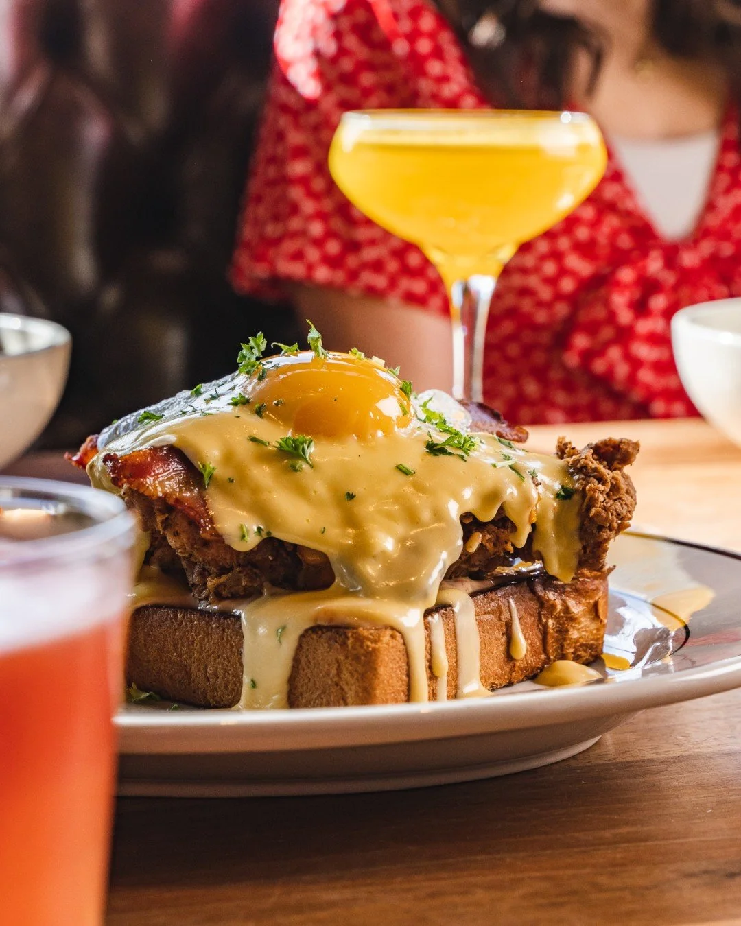 It's Wednesday and we are already thinking about brunch. Available weekends and holidays until 3 p.m.!

The Lumberjack: Crispy fried chicken, sunny side egg, butcher cut bacon, havarti, hollandaise, chili mayo, rosemary garlic breakfast potatoes, thi