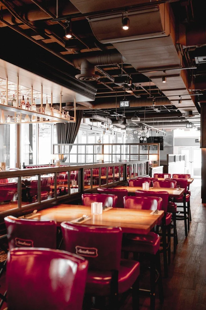 Looking for some Friday night drinks👀

Look no further🥂

Come on in and celebrate social hour with us

#BrownsSocialhouse  #FridayNightDrinks #SocialHour #HappyHour #DrinkLocal