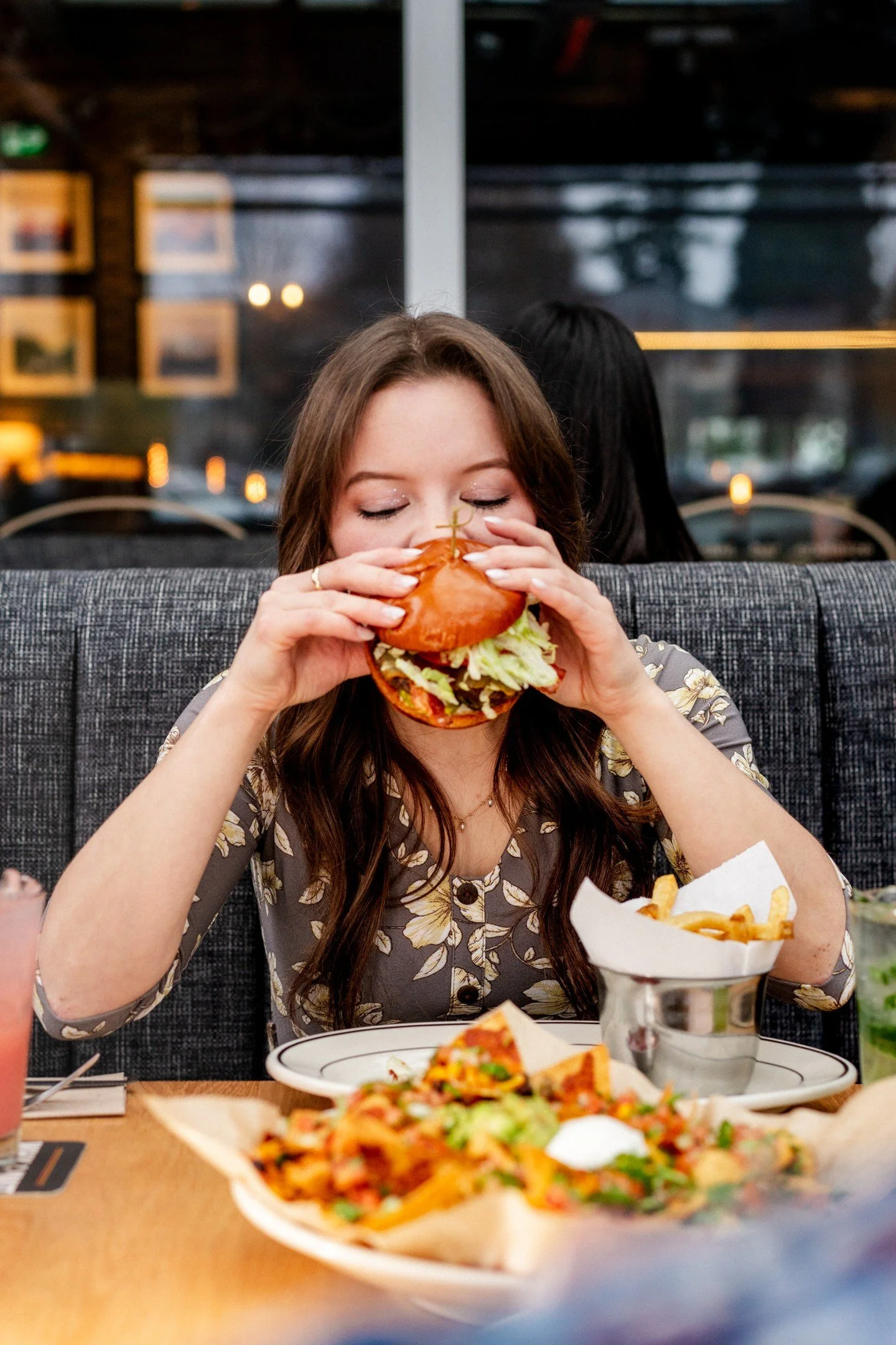 Weekend mode: on 🍔

 #WeekendVibes #BurgerLover #FoodieLife #CasualDining #EatLocal