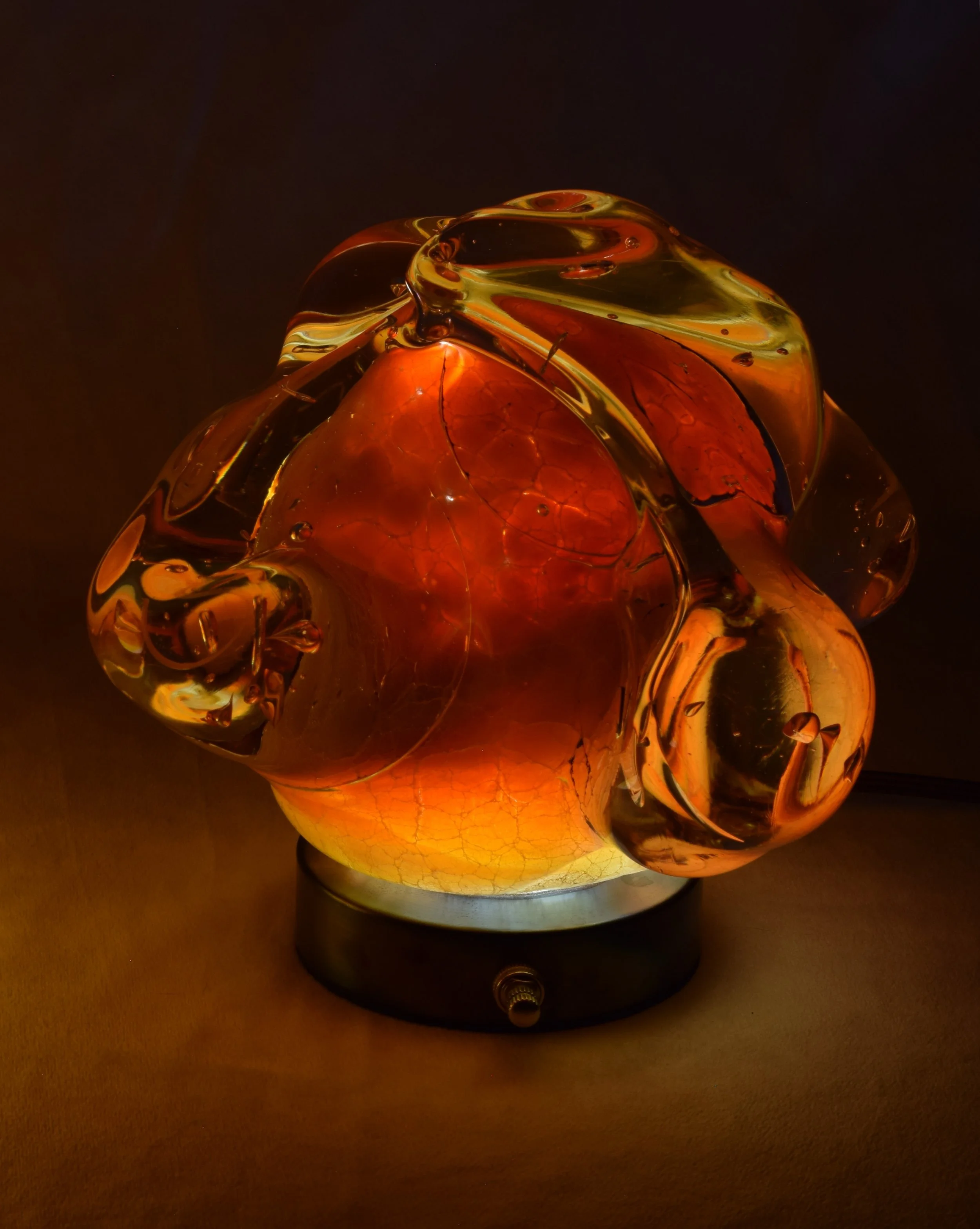 Meteorite desk lamp