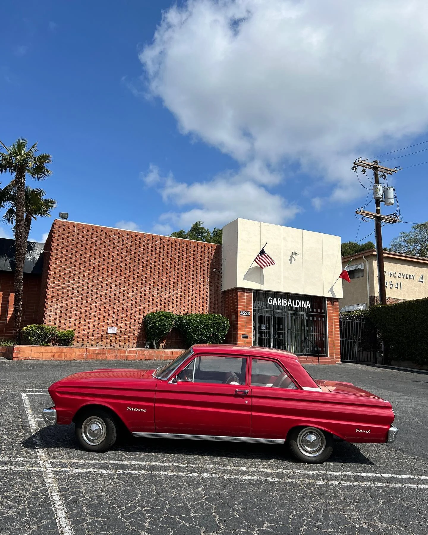 Did you know our parking lot is available for rent?

A rarity in Highland Park! We have 70+ spaces that can be rented for your outdoor shoot as a location. Or for crew parking. Or for staging. Or if you just have to get that one 🤌 shot of a vintage 