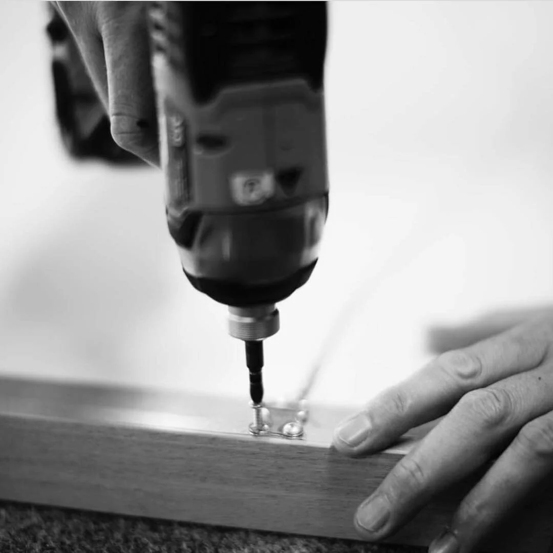 #hardatwork

Thanks @lanewayprints for the pic.

#framinghell #handmade #customframing