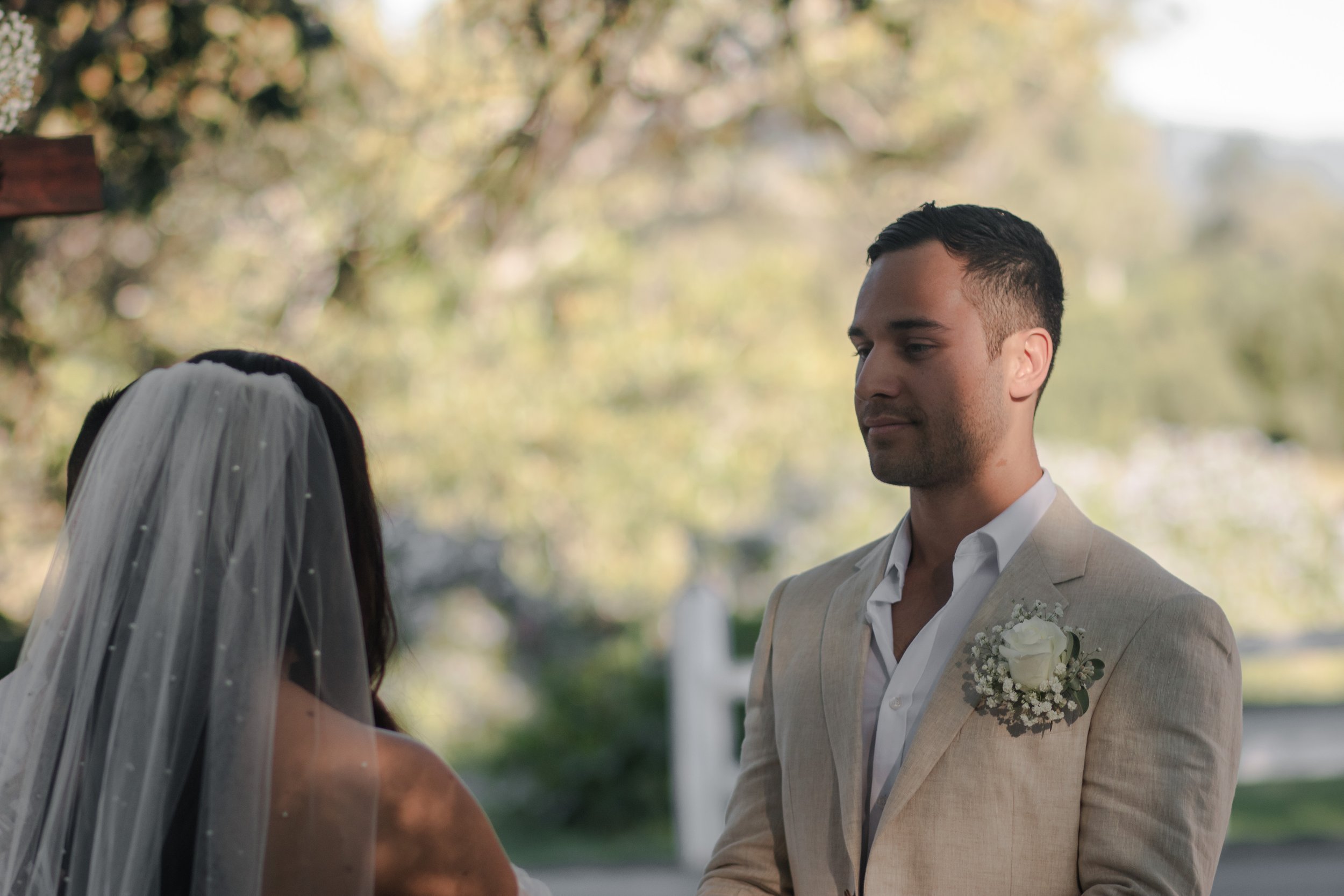 First Look vs Aisle Reveal: Pros &amp; Cons From a Photographer’s Perspective